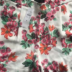 NWT The Side-Zip Short in Floral Polyester - Ann Taylor